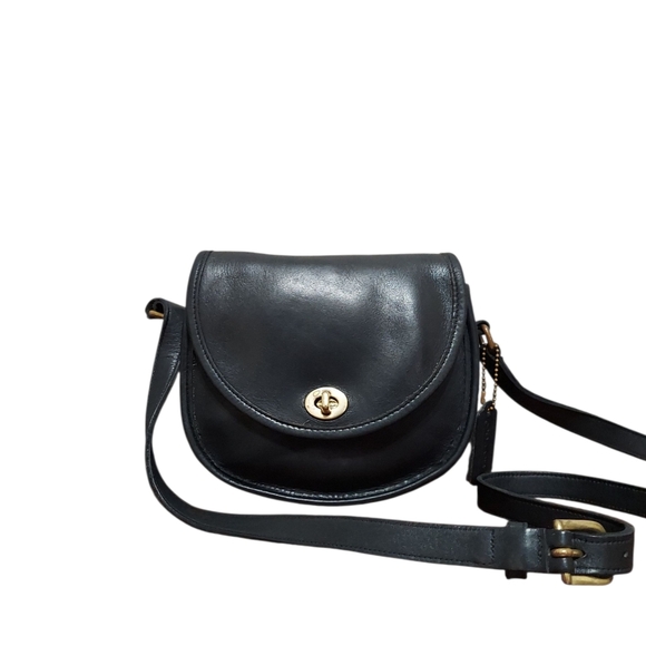 Coach Handbags - Coach Watson Vintage Leather Crossbody Bag EUC